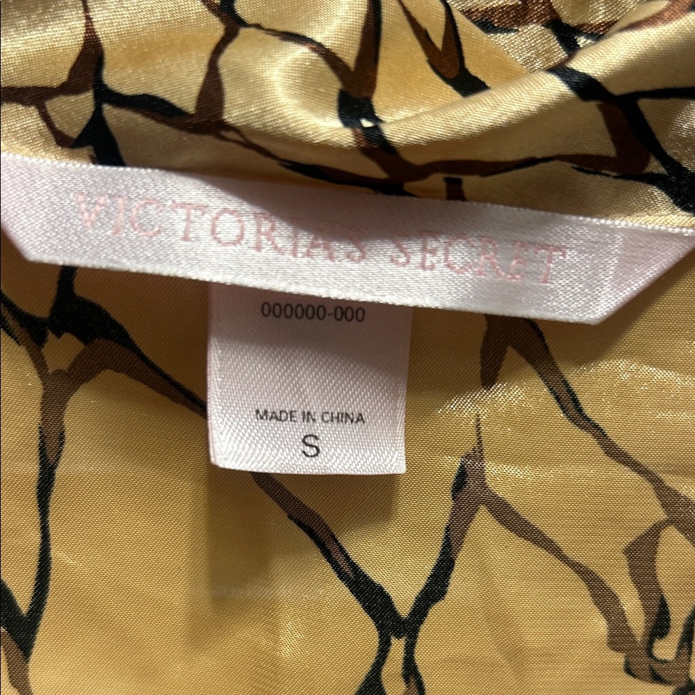 VS Gold and Black Patterned Pajama Set S - Picture 3 of 8